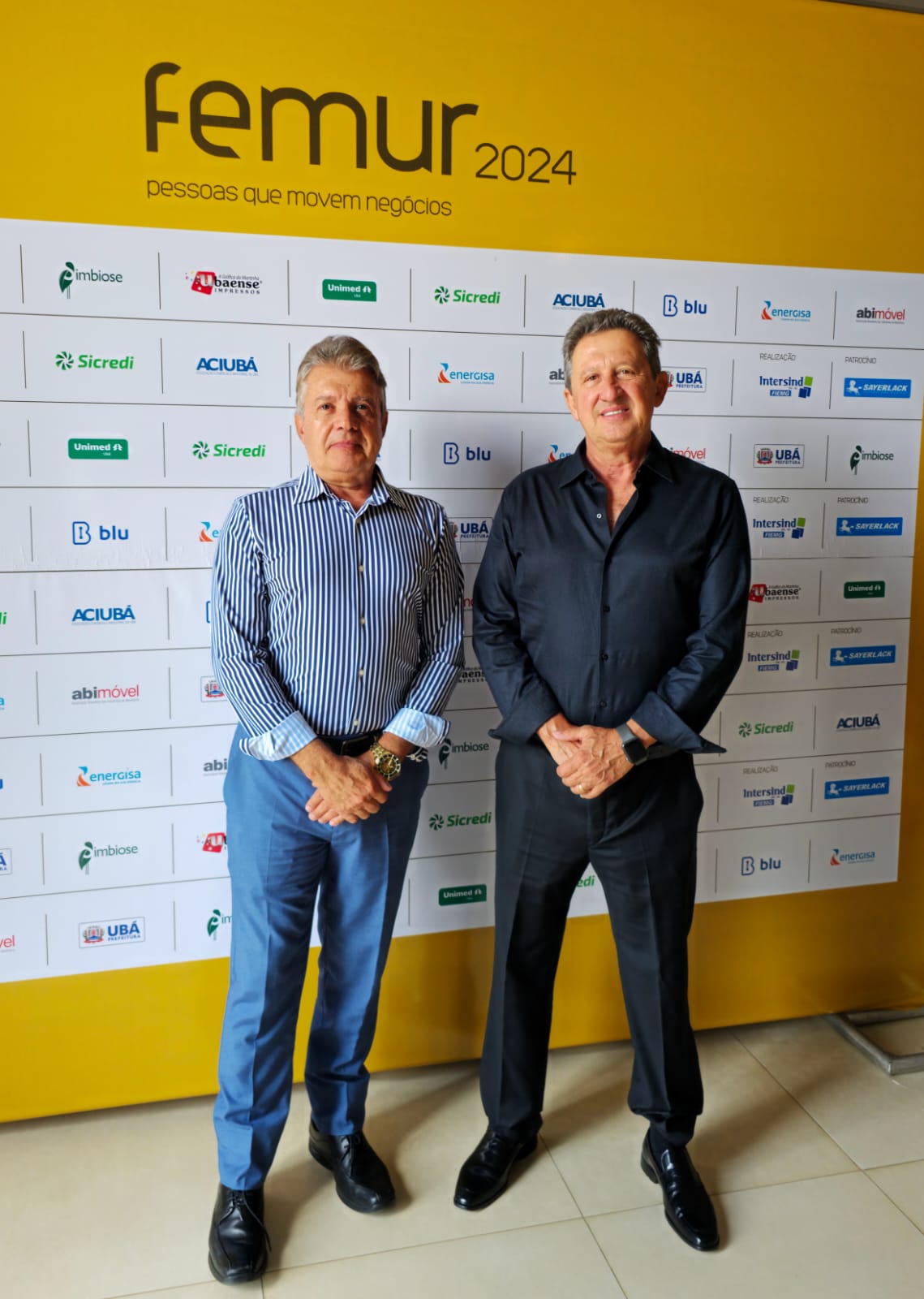 Entre diversas figuras relevantes no cenário regional e nacional, estiveram presentes na cerimônia de abertura da FEMUR 2024 o presidente do INTERSIND, Aureo Barbosa, o presidente da ABIMÓVEL, Irineu Munhoz, e o governador do estado de Minas Gerais, Romeu Zema, demonstrando a importância da indústria moveleira para a economia e desenvolvimento da região