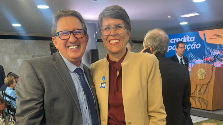 Irineu Munhoz - Presidente da ABIMÓVEL e Ana Paula Repezza - Diretora de Negócios da ApexBrasil